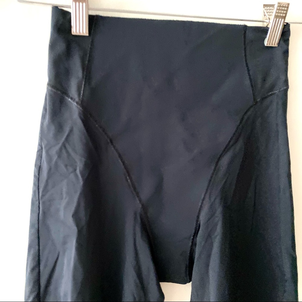 Compression Bike Shorts - Picture 5 of 9